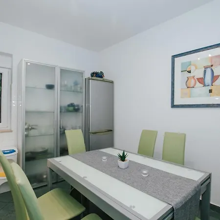 Green Apartment Apartman *