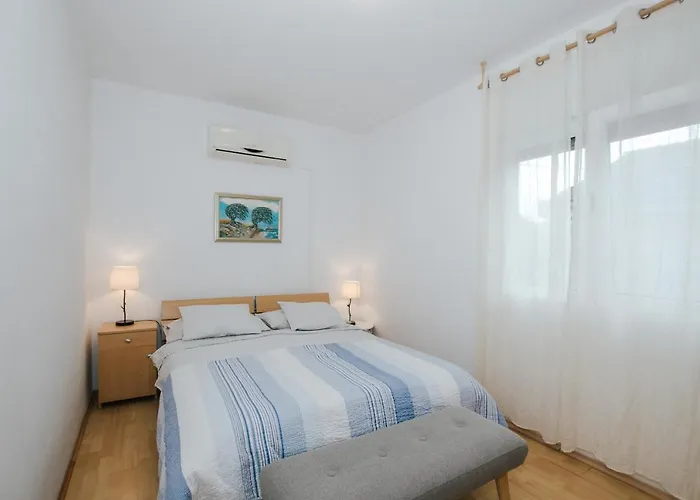Green Apartment *