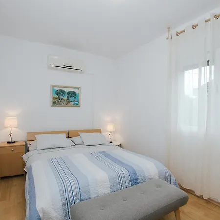 Green Apartment *